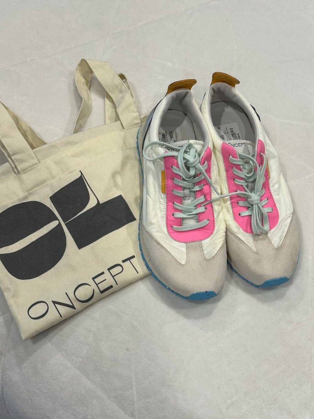 NEW - ONCEPT Tokyo Sneakers - Shockwave White